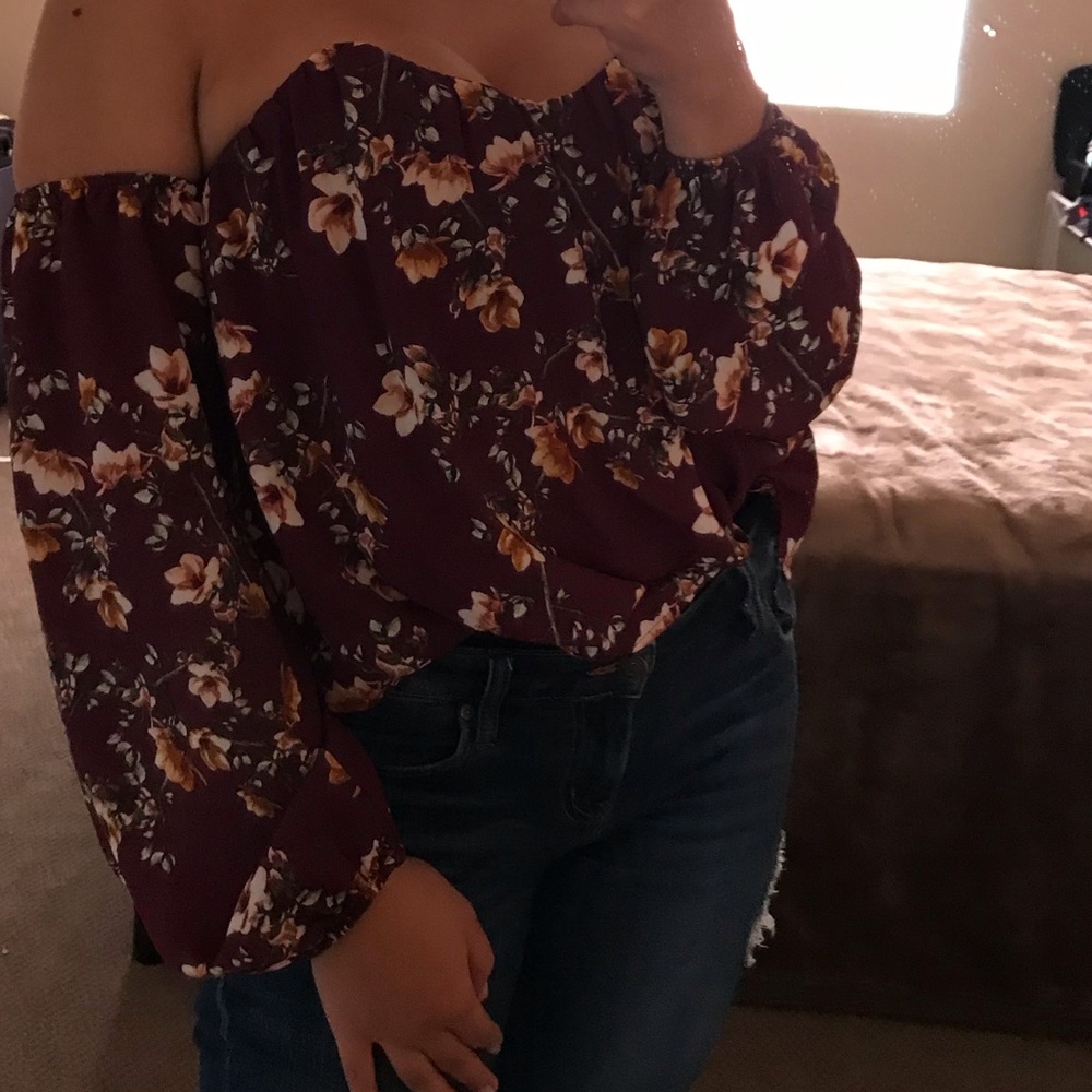 Off shoulder long sleeve